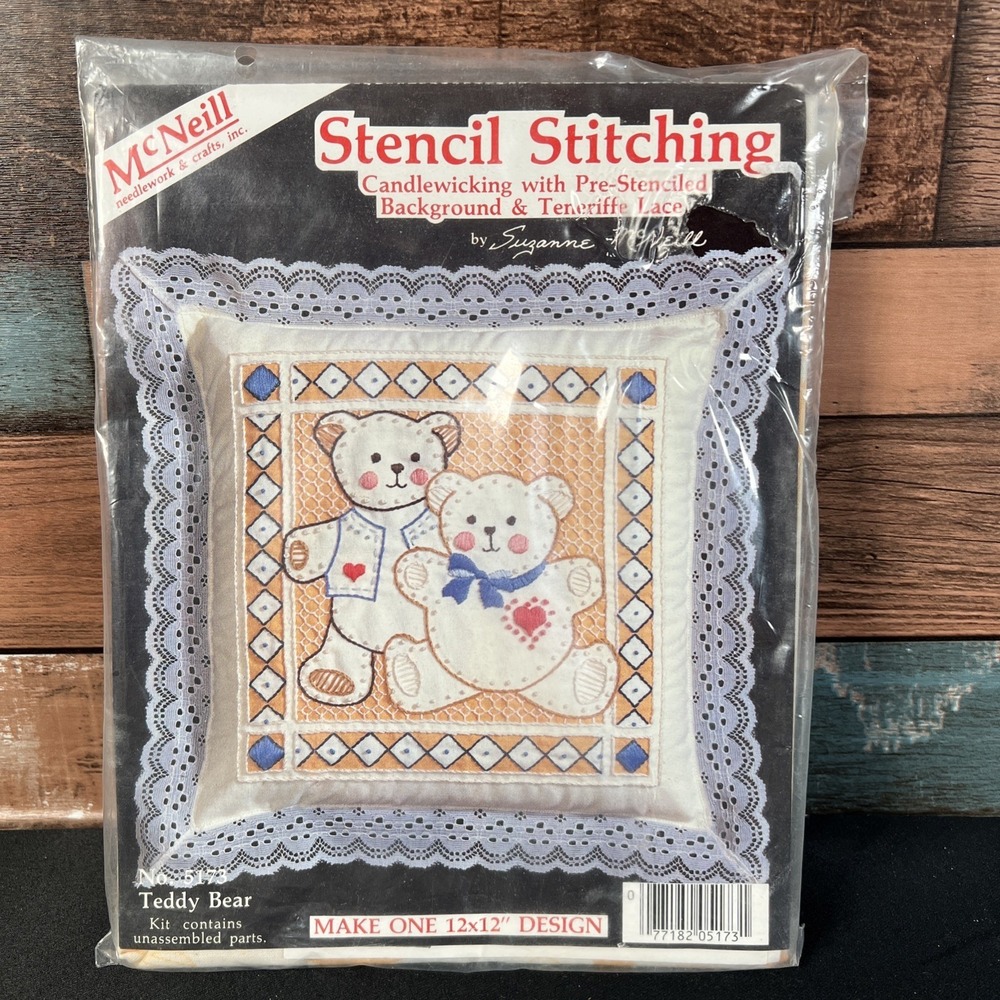 Vtg 1984 McNeill Teddy Bear Candlewicking Pillow - wall hanging Kit # 5173-12x12